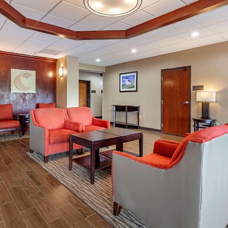Comfort Suites Escanaba Exterior photo