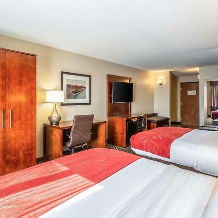 Comfort Suites Escanaba Exterior photo