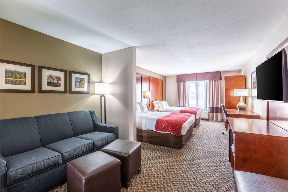 Comfort Suites Escanaba Exterior photo