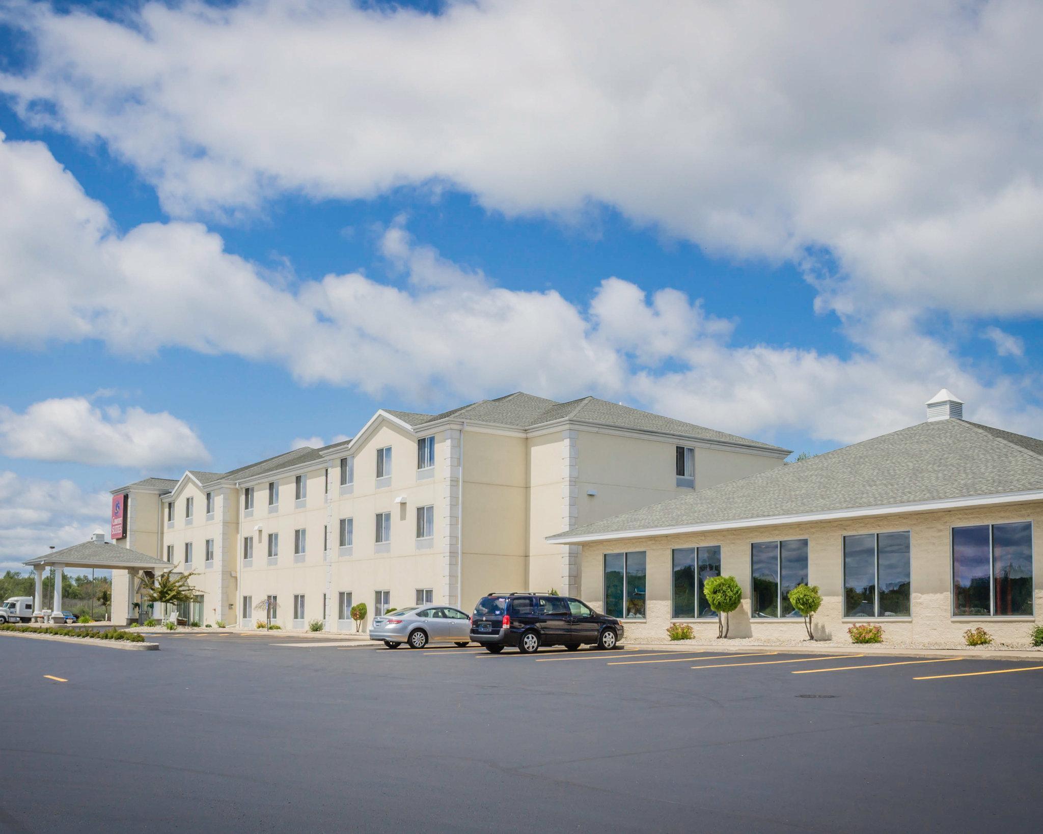 Comfort Suites Escanaba Exterior photo