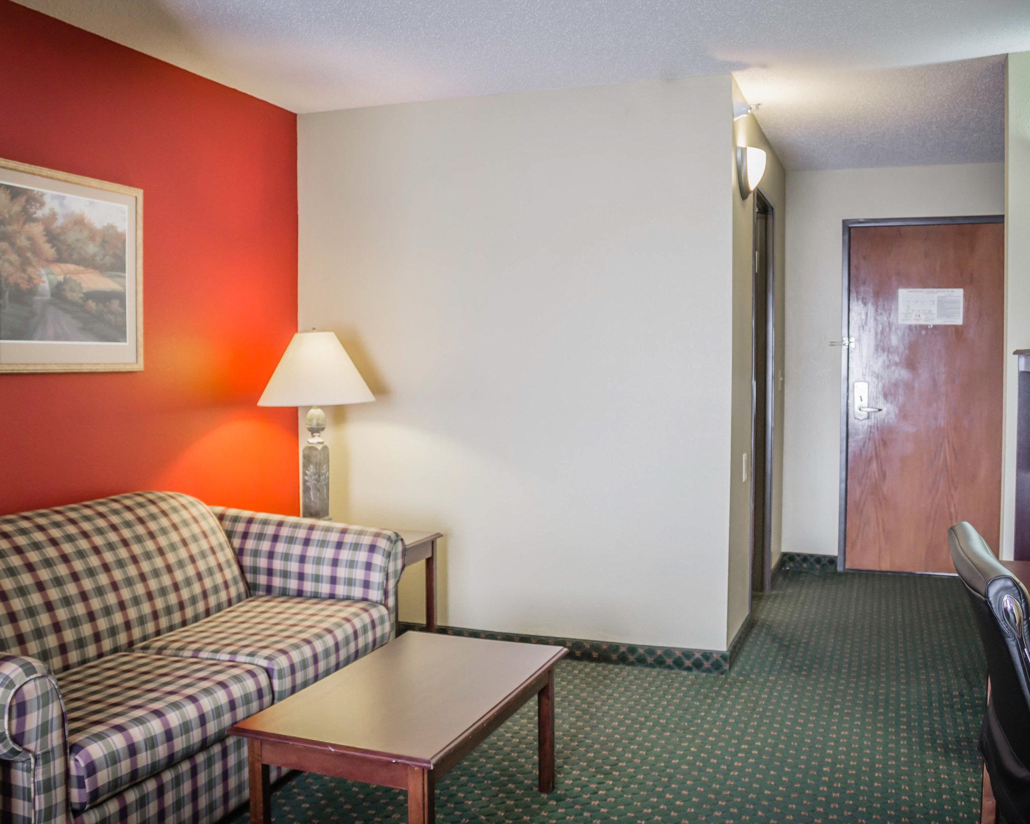 Comfort Suites Escanaba Exterior photo