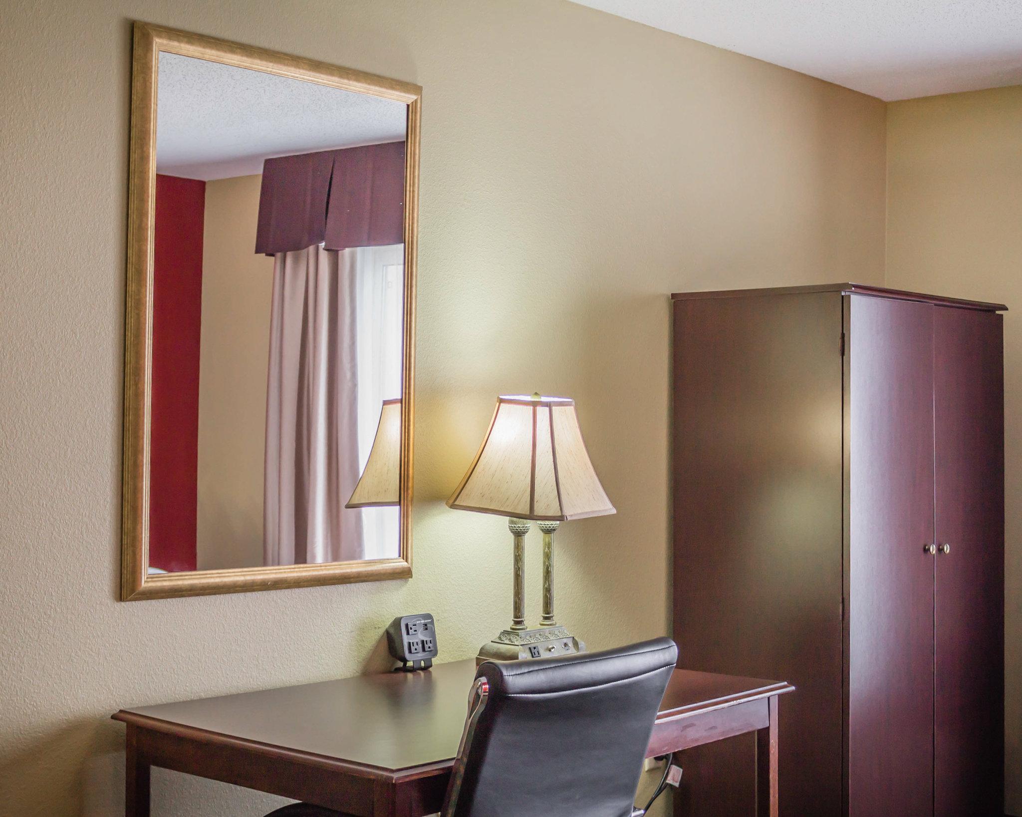 Comfort Suites Escanaba Exterior photo