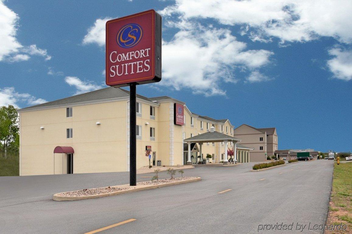 Comfort Suites Escanaba Exterior photo