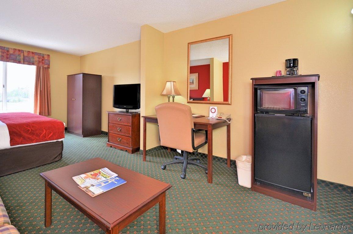 Comfort Suites Escanaba Exterior photo