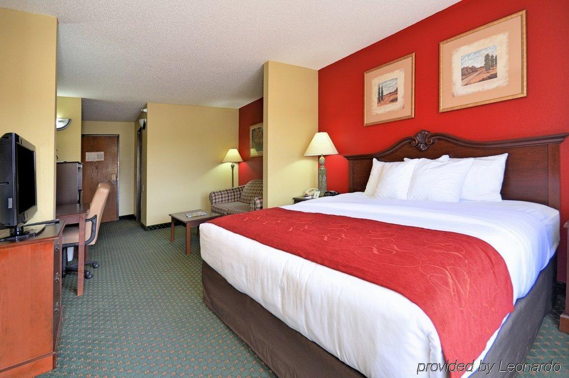 Comfort Suites Escanaba Exterior photo