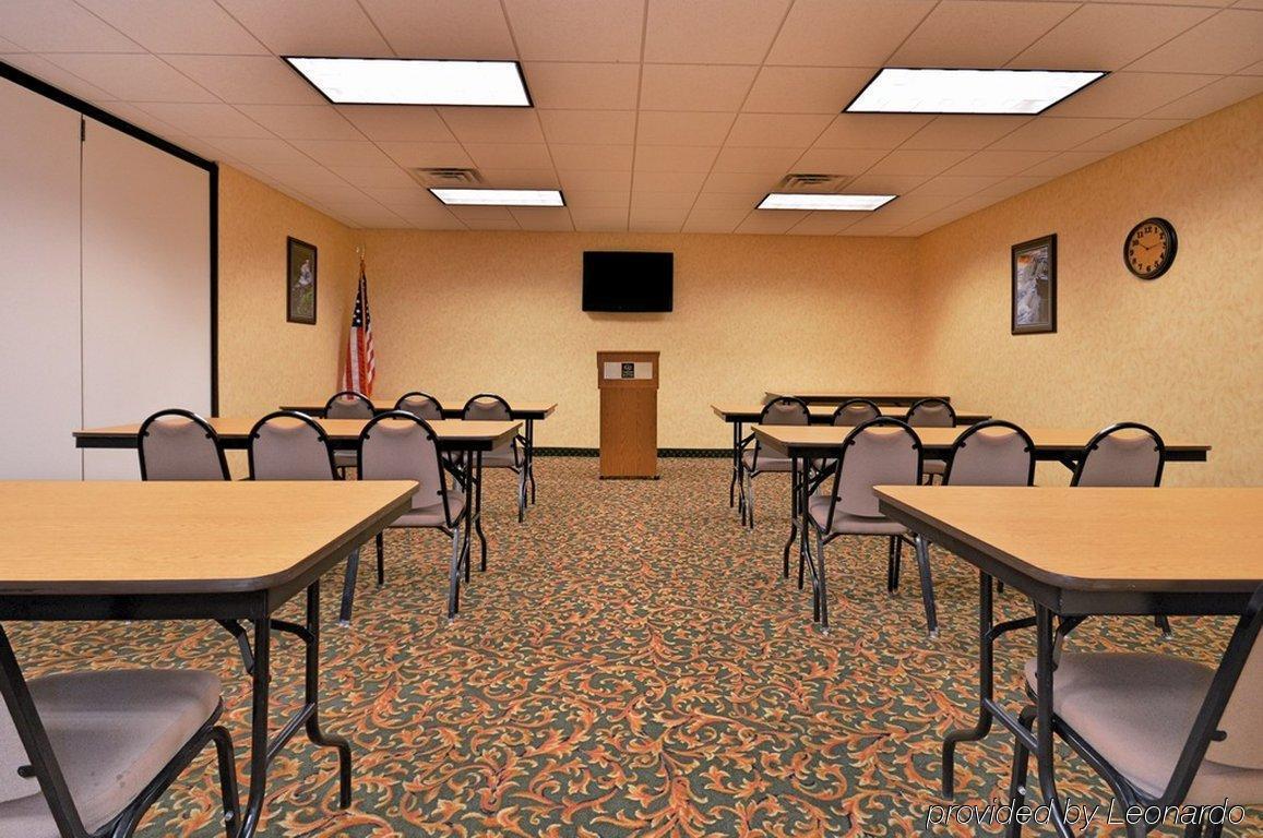 Comfort Suites Escanaba Exterior photo