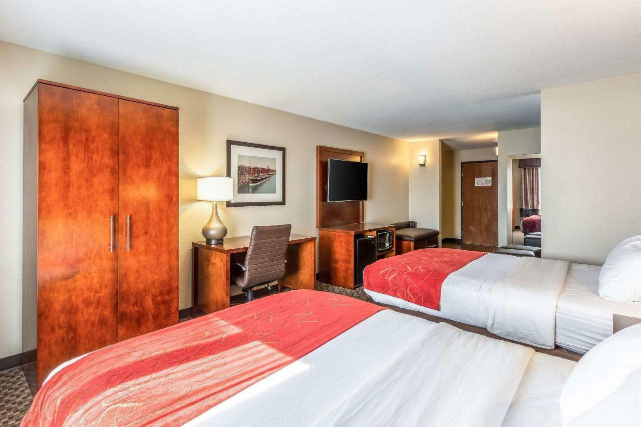 Comfort Suites Escanaba Exterior photo